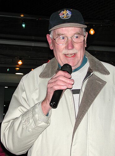 001 Wilf Shales Counts Down.jpg